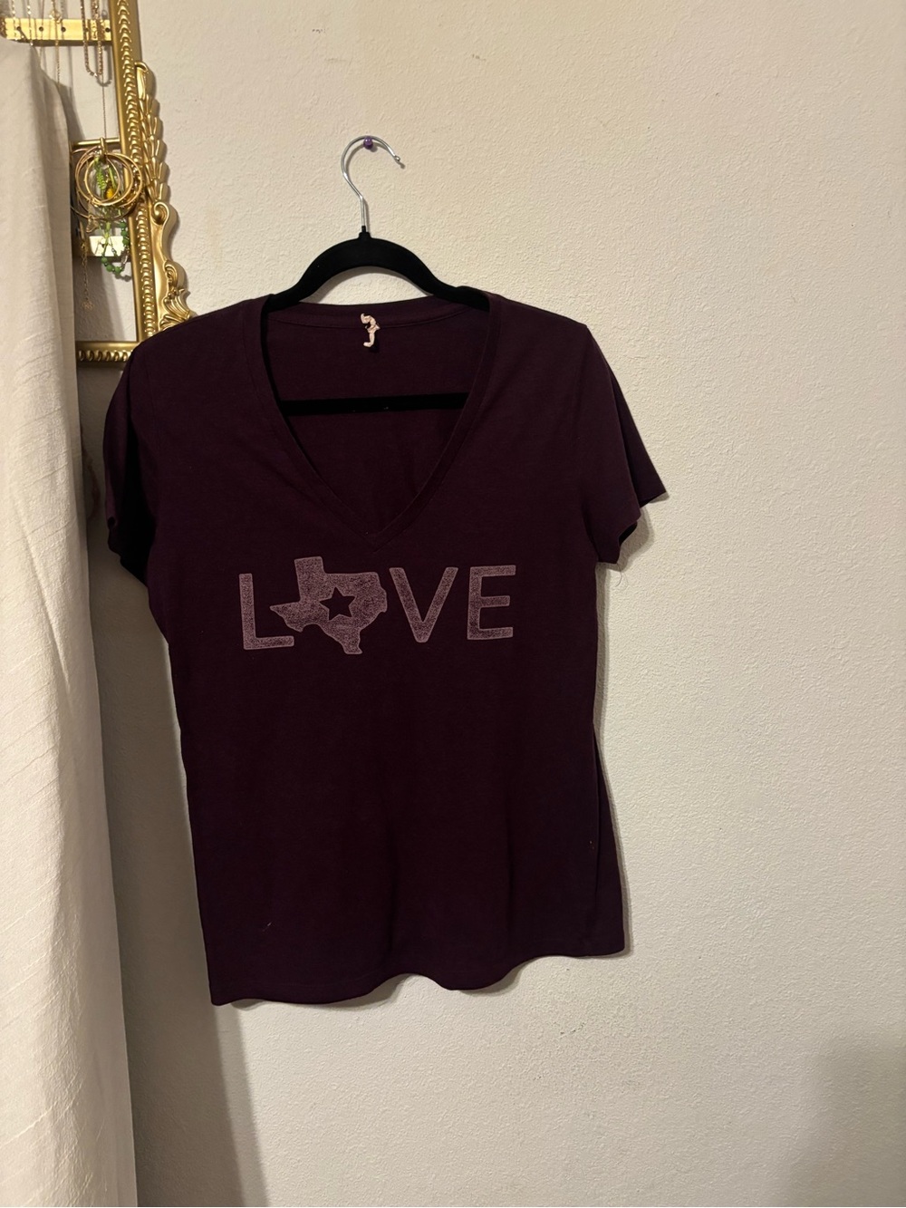 Women’s V-Neck LOVE Texas Graphic Tee - Deep Plum